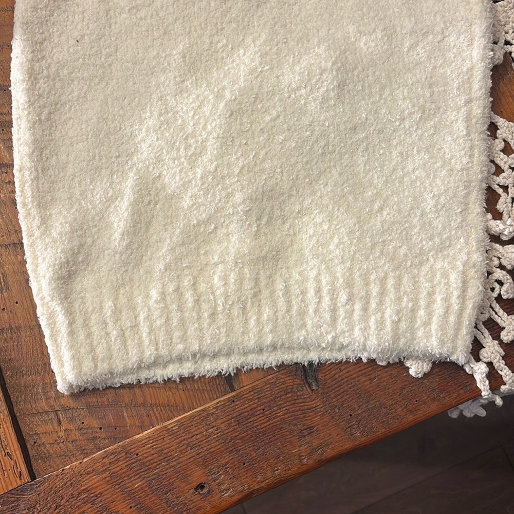 SKIMS Cream Fuzzy Knit Tank Top - Picture 5 of 9